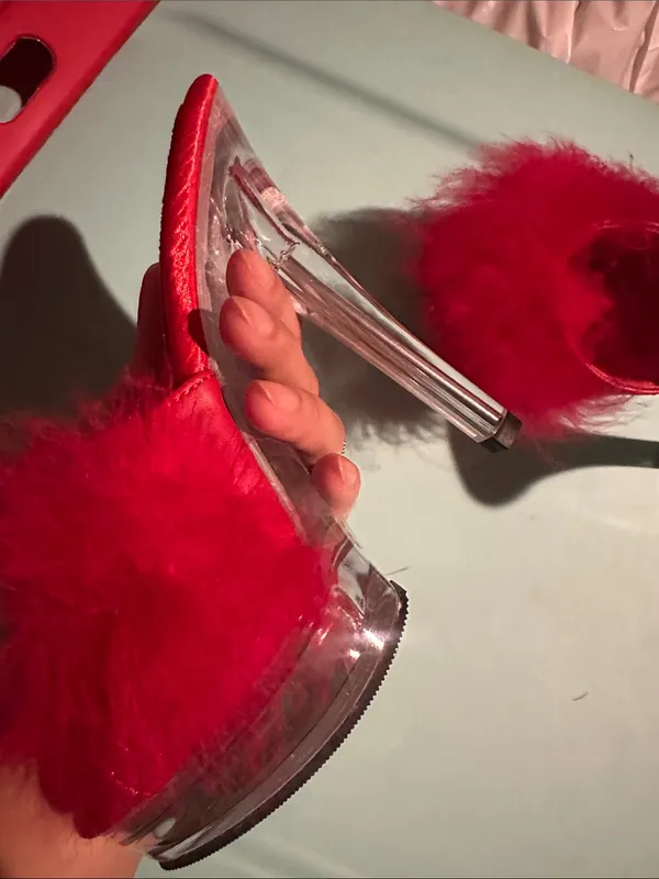 New Womwn's Fabulicious Red Feather 5" Platform Slide Mule Heels size 5 - Image 2