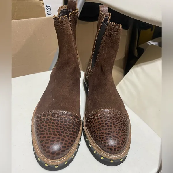 Free People Atlas Chelsea Chocolate Brown Boho Ankle Boots Size 39.5 - Image 4