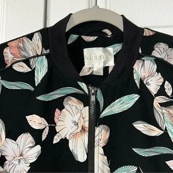 Decree Floral Print Bomber Jacket(Size Medium) - Image 9