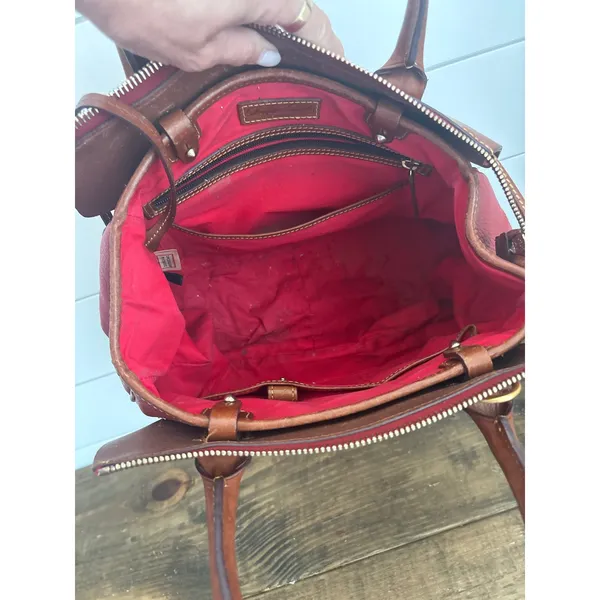 Vintage Dooney & Bourke Red Pebbled Leather Satchel Bag Tan Trim Duck Logo Large - Image 11
