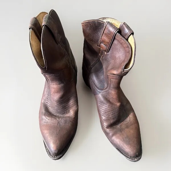 Frye - women's Billy short cowgirl western leather 77816 F973 Brown Color 7.5B - Image 4