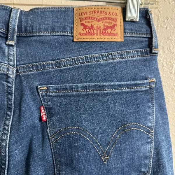 Levi’s Classic Straight Jeans - Image 5