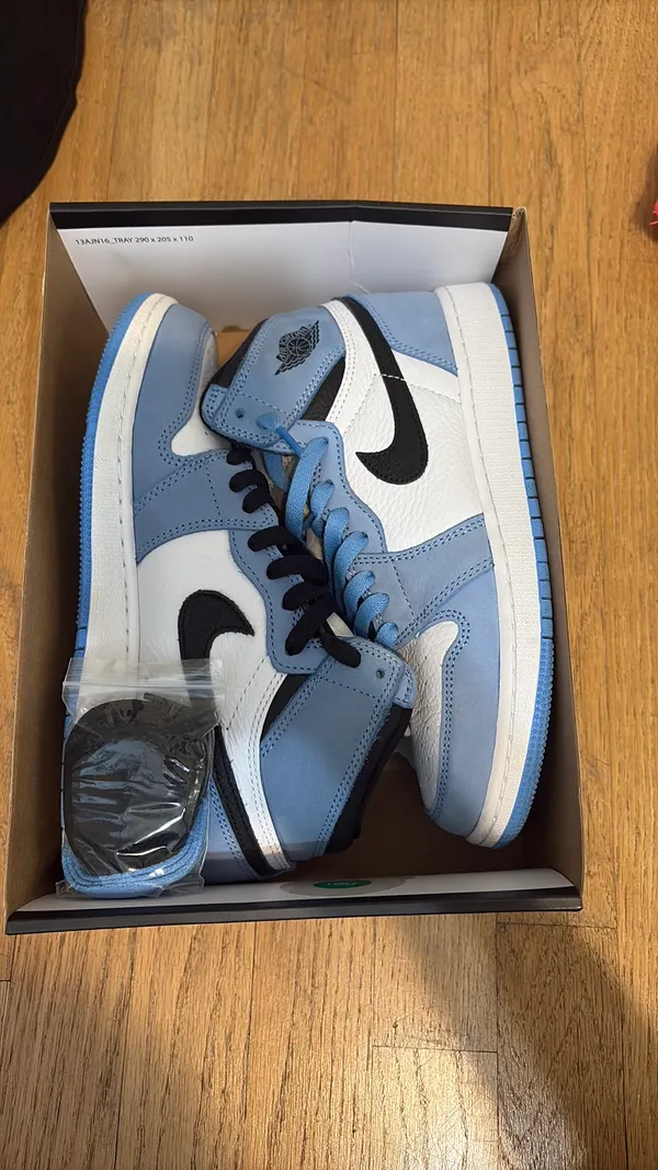 Air Jordan 1 Retro High OG University Blue - Image 7