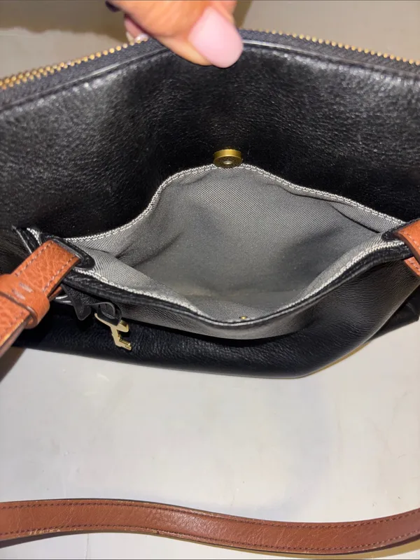 Fossil…Rachel Tote Black Pebbled Leather Tote With Brown Contrasting Handles - Image 12