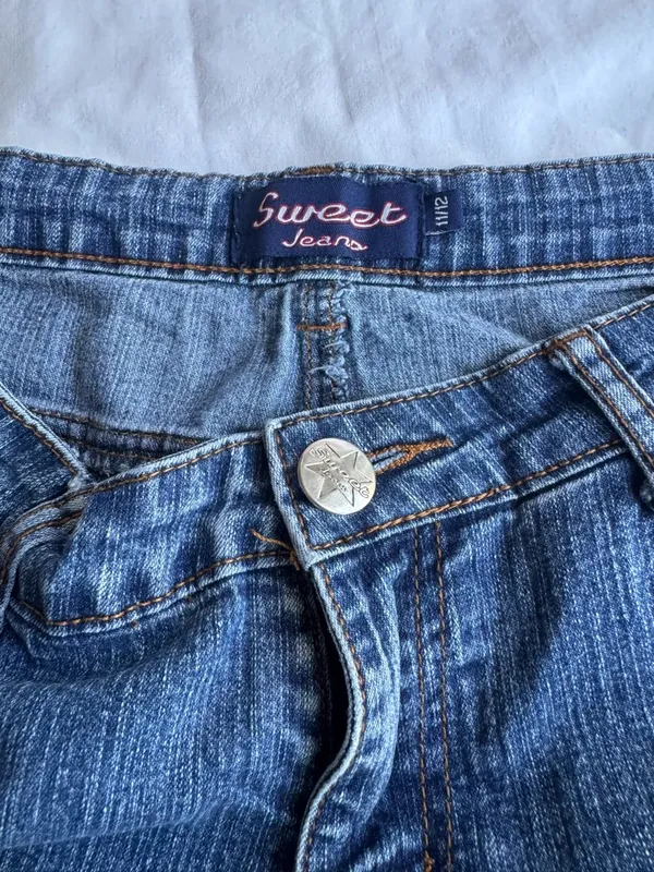 Women’s Dark Blue Embroidered Back-Pocket Jeans - Pink Detail - Image 10