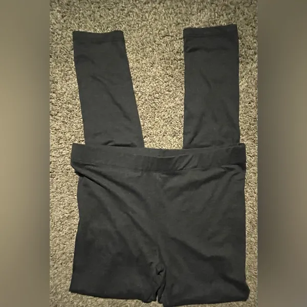 Woman’s Aeropostale Gray High-Rise Perfect Leggings soft, stretchy fabric - Image 3