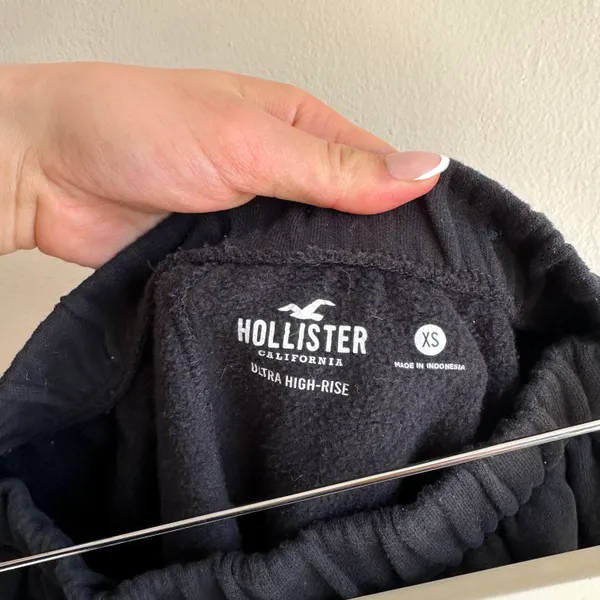 Hollister Pants - Image 4