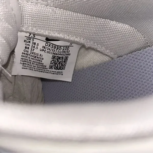 Nike Dunk Low Top White Women's Sneakers(Size 7.5) - Image 6