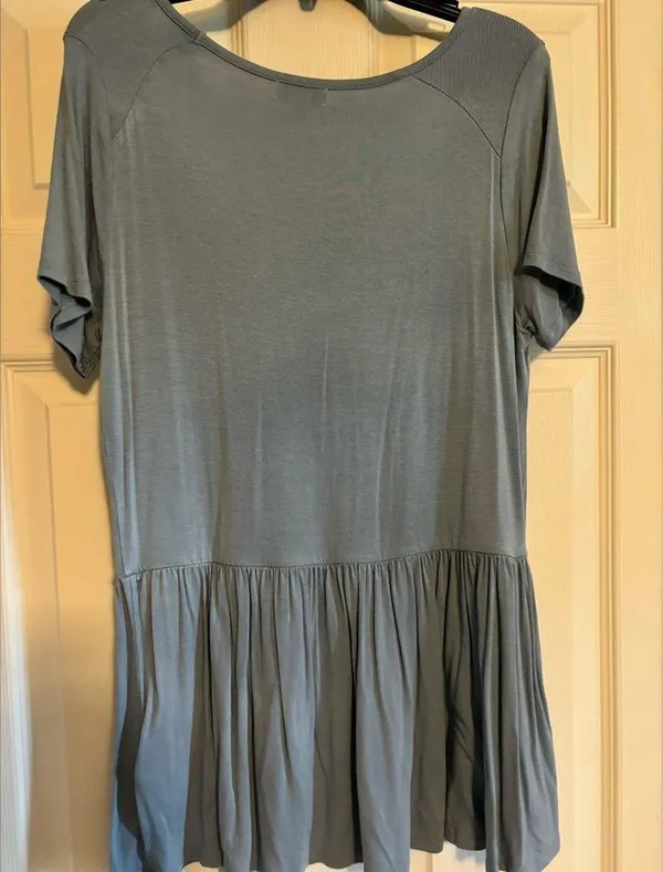 Light Blue V Neck Peplum Top M Size M - Image 3