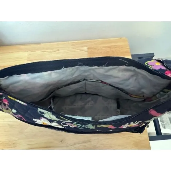 Vera Bradley Quilted Floral Butterfly Crossbody Bag Navy‎ Blue Adjustable Strap - Image 4