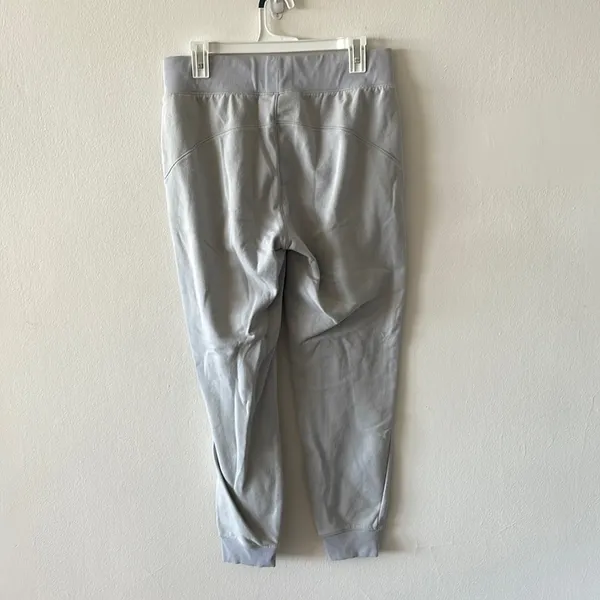 Under Armour Sweatpants Size M - Image 7