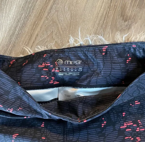 MPG Sport Active Capri Leggings - Image 3
