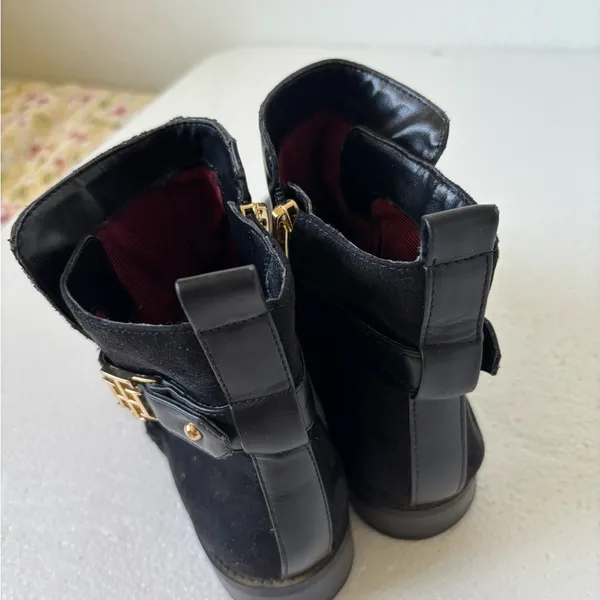 Tommy Hilfiger Black Leather and Suede Ankle Booties Witchy size 8M - Image 11