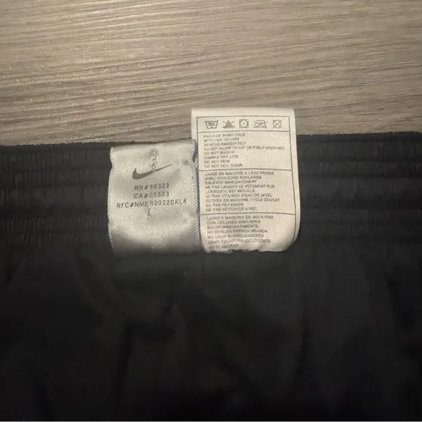 Nike Women’s Large Black Lined Windbreaker Athletic Pants - Image 2