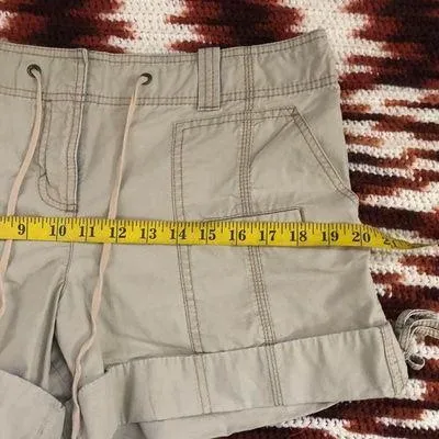 Y2K 2000s Tan beige khaki cargo micro mini low-mid rise shorts drawstring shoelace waistband Size 10/M Measurement in pics - Image 5