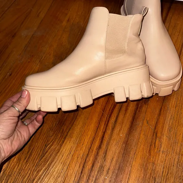 Cream bootie - Image 2