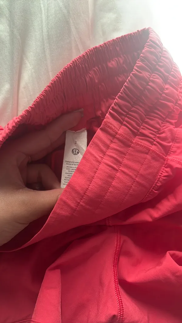 Lululemon Shorts Hotty Hot 4" - Image 3