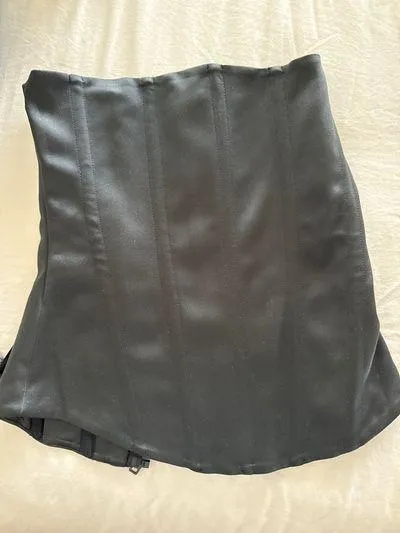 Leau Satin Corset Top Black - Image 4