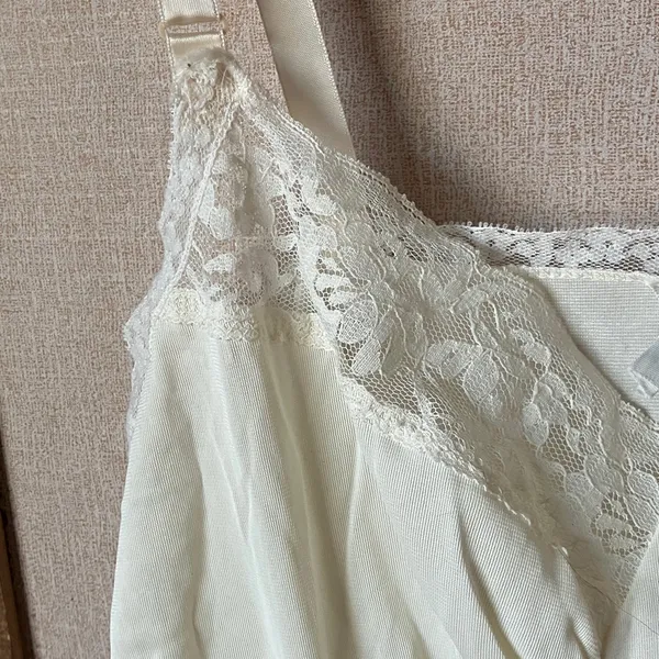 FINAL MARKDOWN Lace Trim vintage slip 36 - Image 7