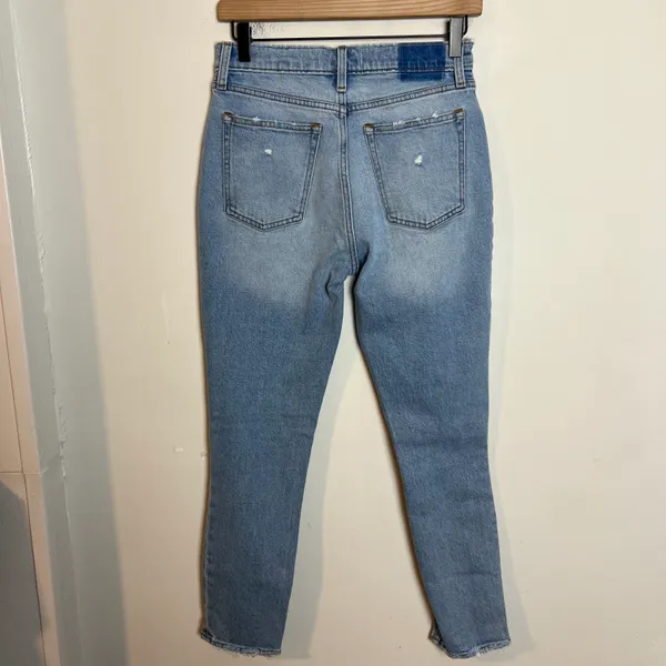 ABERCROMBIE- High Rise Mom Jean Distressed Denim Stretch Denim All Day Comfort - Image 4