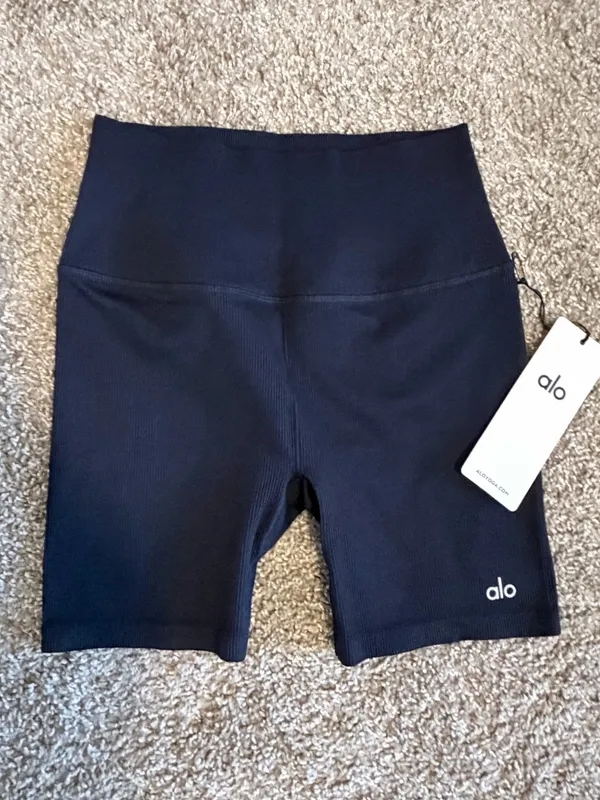 Alo seamless ribbed favorite shorts 5" inseam size xs in navy NWT - Image 6