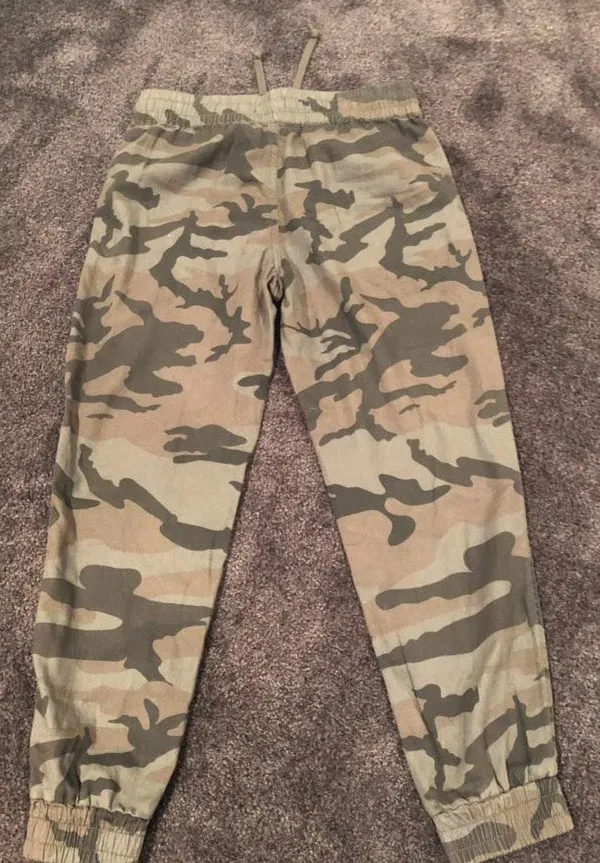 Aritzia TNA Camo Alix Pant - Image 4