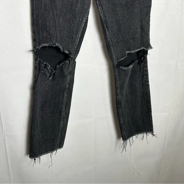 Abercrombie & Fitch Black Ultra‎ High Rise Mom Jean Distressed Size 28/6 - Image 3