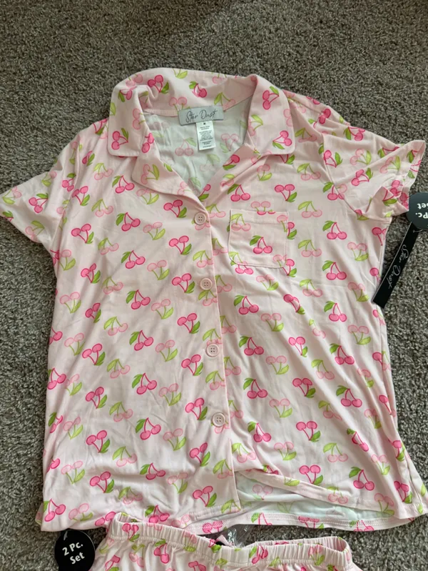 NWT Star Dust two piece short sleeve shorts cherry pajama set size medium - Image 6
