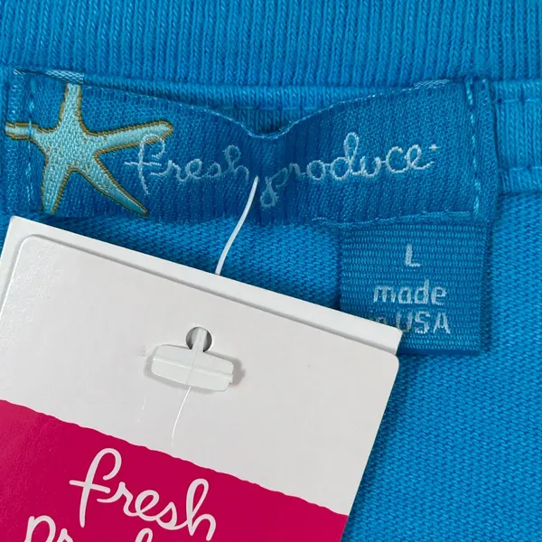 Fresh Produce Womens Scoopy Crew T-Shirt‎ Blue Beach Umbrella Graphic Large NWT - Image 5