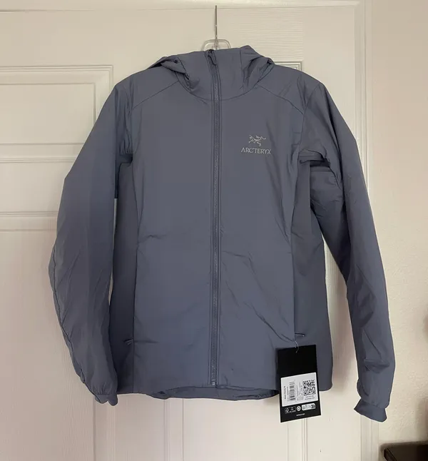 Arcteryx ATOM HOODED INSULATED JACKET WOMEN'S color in stratus size S NWT - Image 9