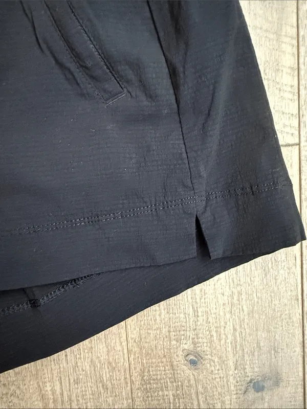 Athleta Trekkie North Short Black Size 0 - Image 5