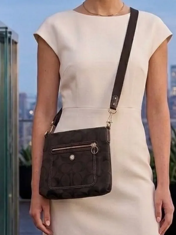 Coach Vintage Black Crossbody Bag - Image 2