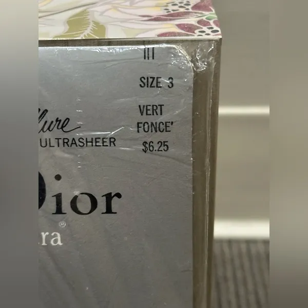 Vintage 1980s Christian Dior L’Allure Silken Sheer Control Top Pantyhose‎ Green - Image 5