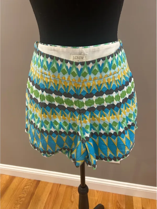 J.Crew Women's Size 2 Patterned Shorts - Image 2
