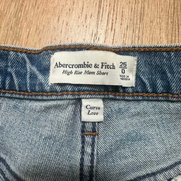 Abercrombie & Fitch | Curve Love High Rise Distressed‎ Denim Mom Shorts, 25/0 - Image 3