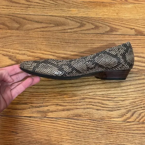 Indigo by Clarks Snakeskin Pattern Slip On Shoes heeled loafer‎ size 7.5 - Image 8