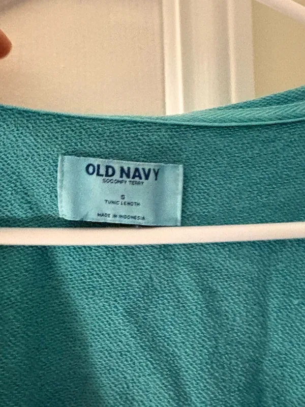 Old Navy Sweatshirt - Image 2
