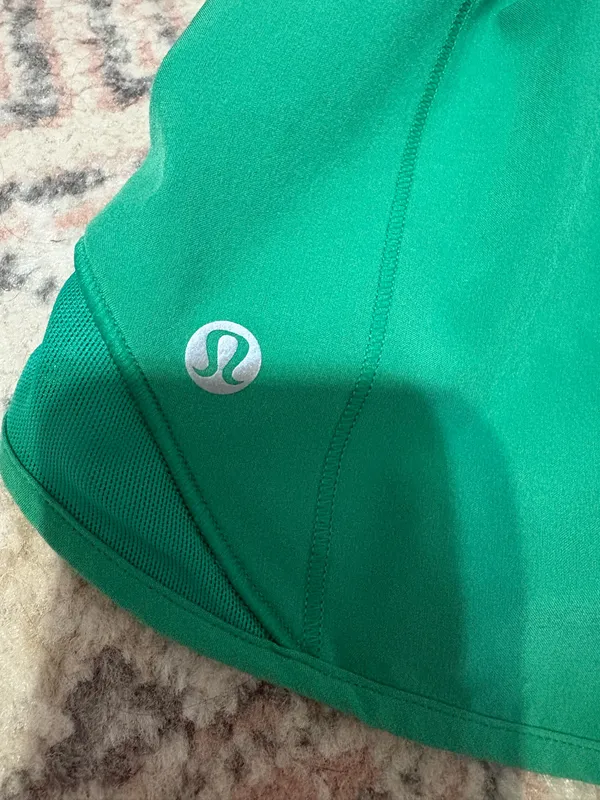 Lululemon Hotty Shorts 2.5" Kelly green - Image 3