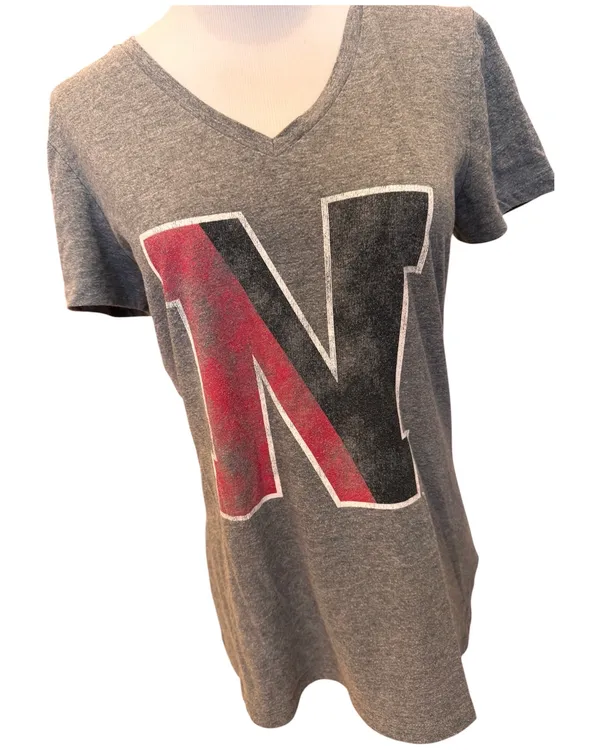 Fanatics Northeastern University Boston TShirt Vneck Gray Red Black M - Image 2