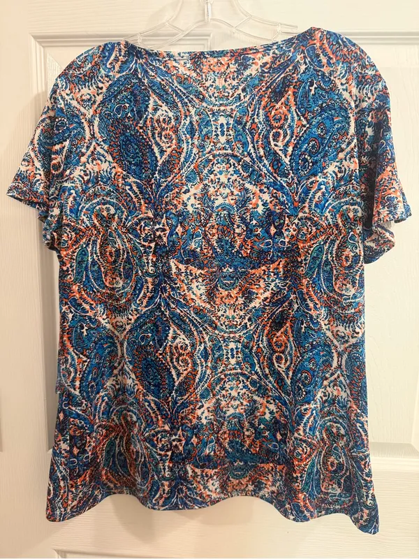 Passports Women's Size L Paisley Cowl Neck Short Sleeve Top - Image 4