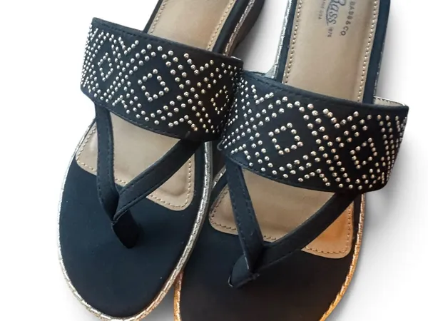Bass Tanya Black Studded Toe-Post Slide Sandals - Image 4