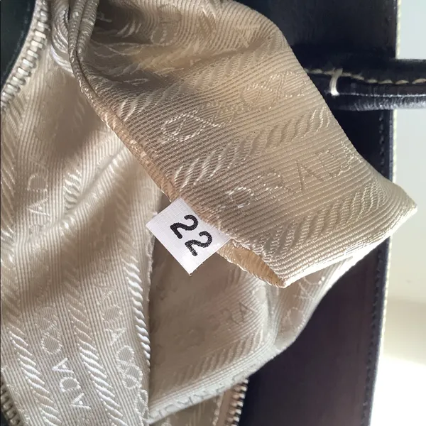 Elegant PRADA nylon tote bag 🌷🌷🌷 - Image 16