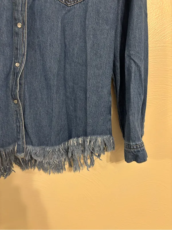 Risen Denim Shirt Women M Distressed Raw Fringe Hem Western Button Up - Image 8