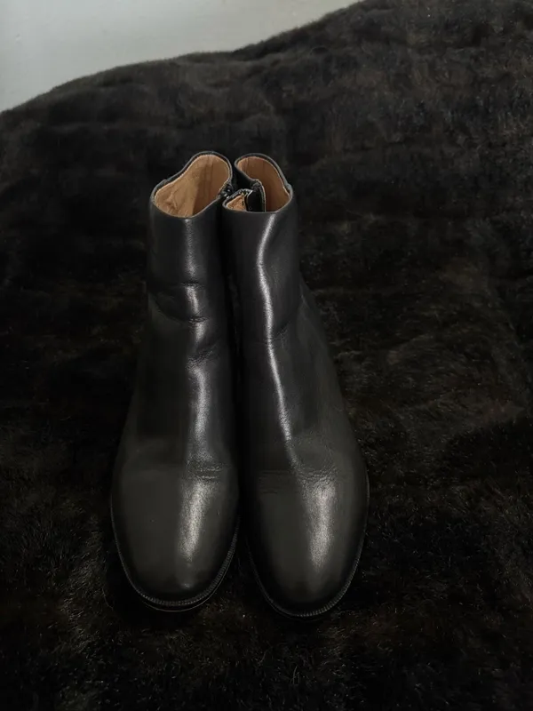 Madewell The Mira Side-Seam Women's 8 Ankle Boot in Black Leather - Image 3