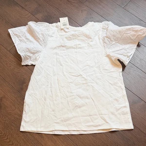 A new day White Eyelet Sleeve Top NWT Medium C7-017 - Image 5