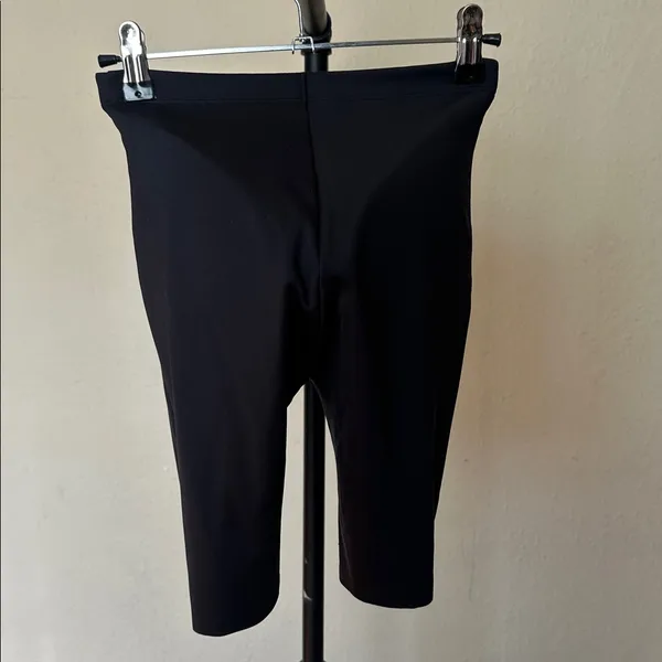 SKIMS Booty Hip Enhancing Shaping Mid‎ Thigh Short, Size XS NWT - Image 5