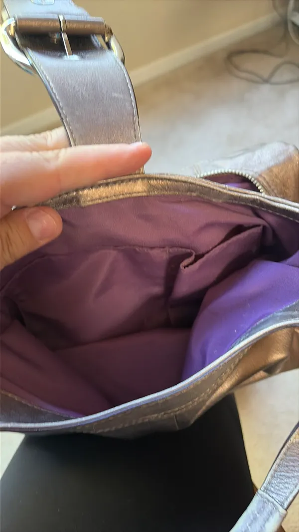 2011 Coach SoHo Lynn Hobo Bag.  - Image 11