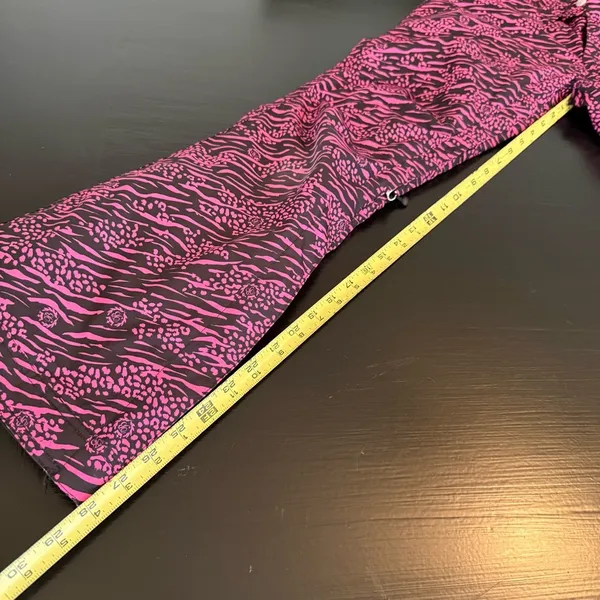 Betty rides Pink and‎ Black snowboarding, ski Pants size extra small women’s - Image 4