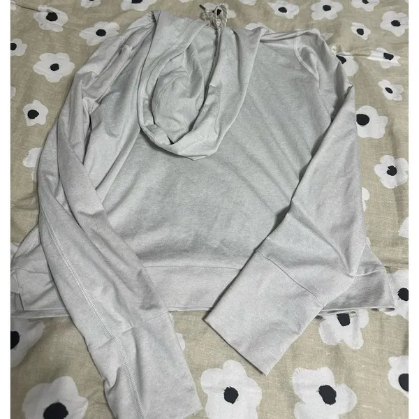 Vuori grey hoodie - Image 6