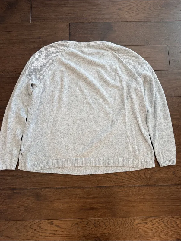 Old Navy Women’s Crewneck Sweater in Light Gray Size Large - C58-023 - Image 8